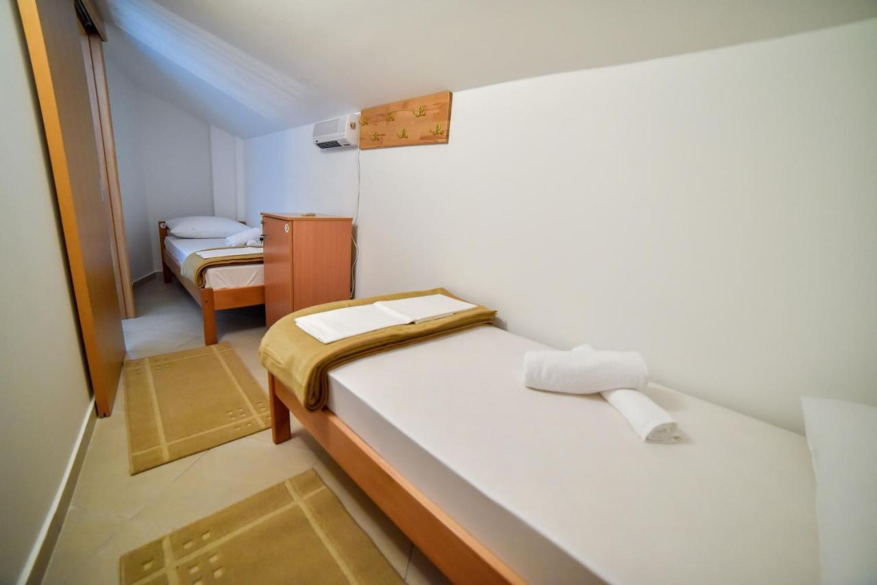 Hostel Sinj Bagian luar foto