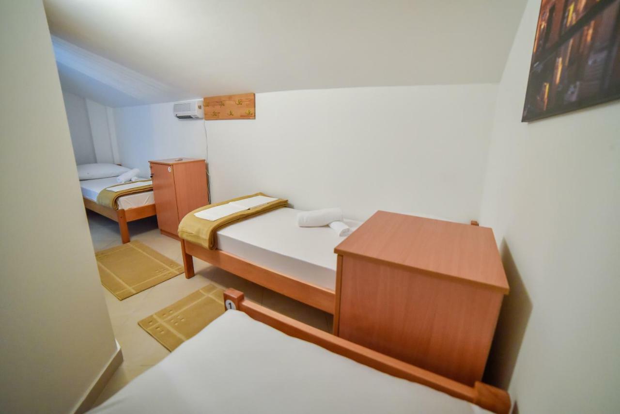 Hostel Sinj Bagian luar foto