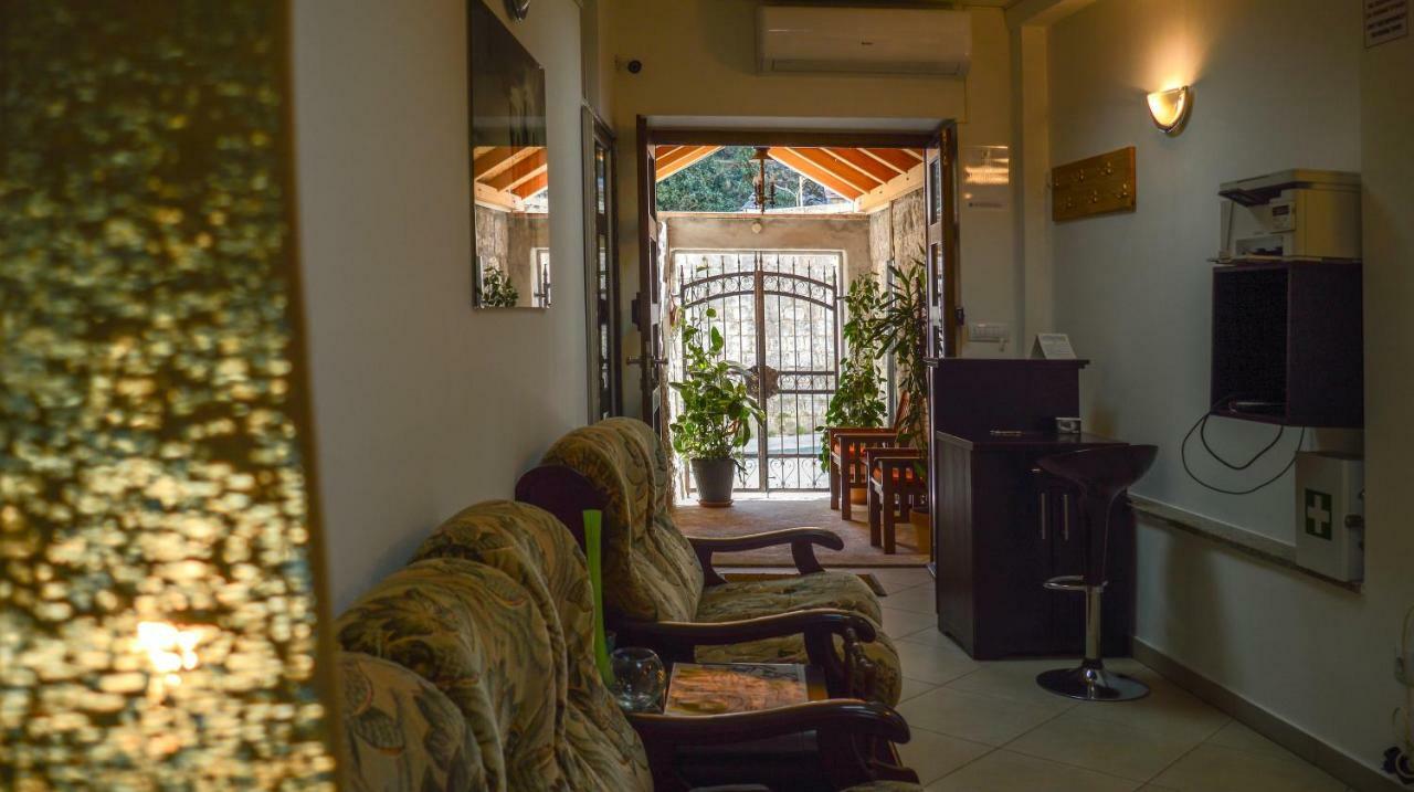 Hostel Sinj Bagian luar foto